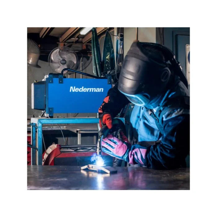 Nederman 860 Translas 250A On-Gun Fume Extraction – Welder Using Extraction Gun on MIG Weld