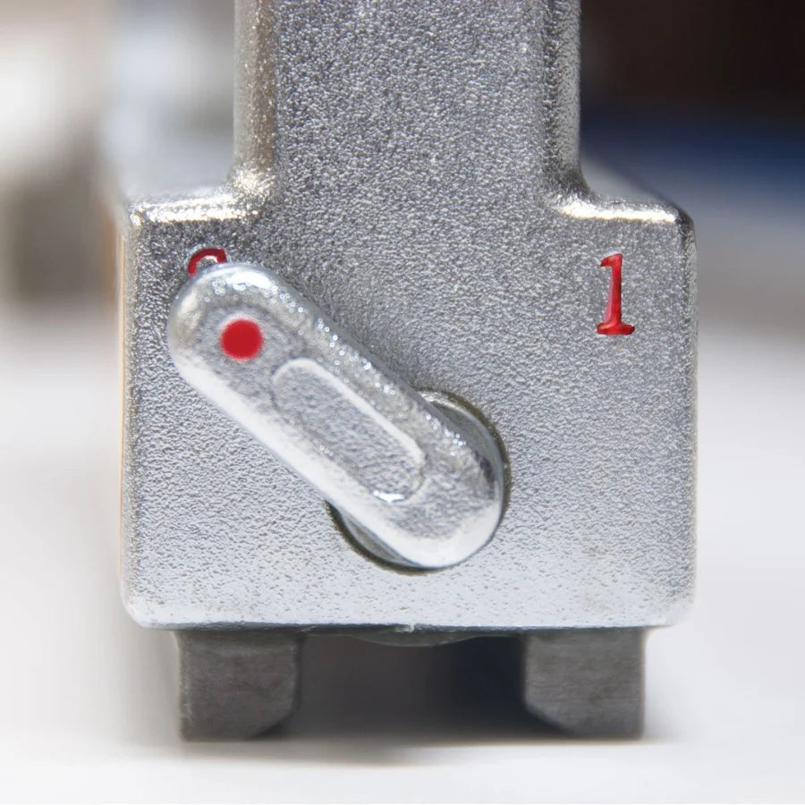 Strong Hand MS2-90 Adjust-O 90° dual-switch magnet square – On/Off switch detail